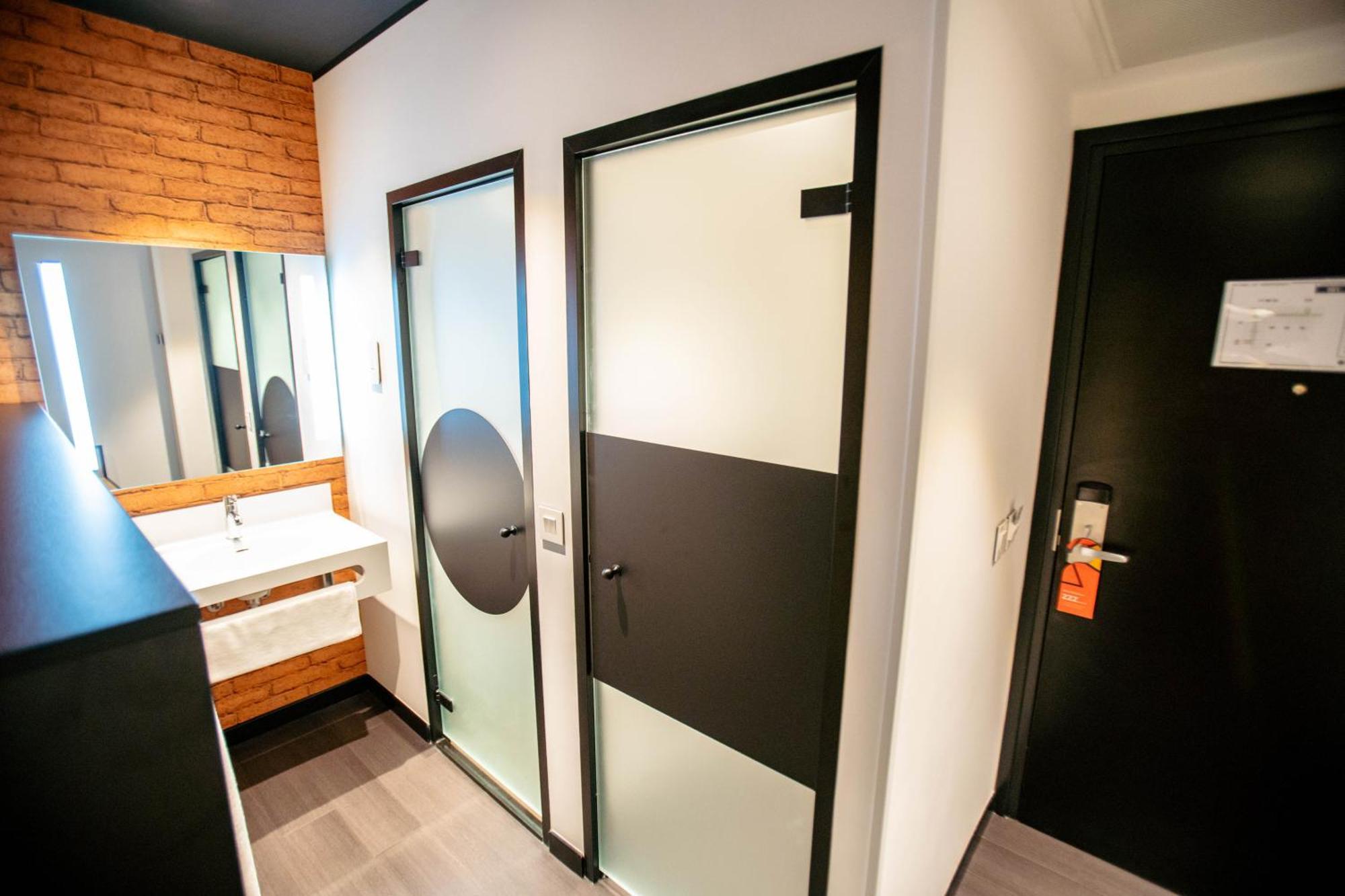Onomo Hotel カンパラ エクステリア 写真